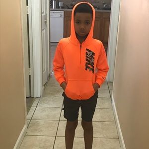 2 PIECE NIKE PULLOVER & SHIRT